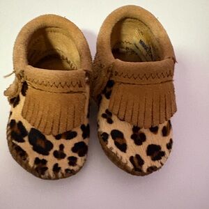 Minnetonka baby Brown Moccasins 6-12m